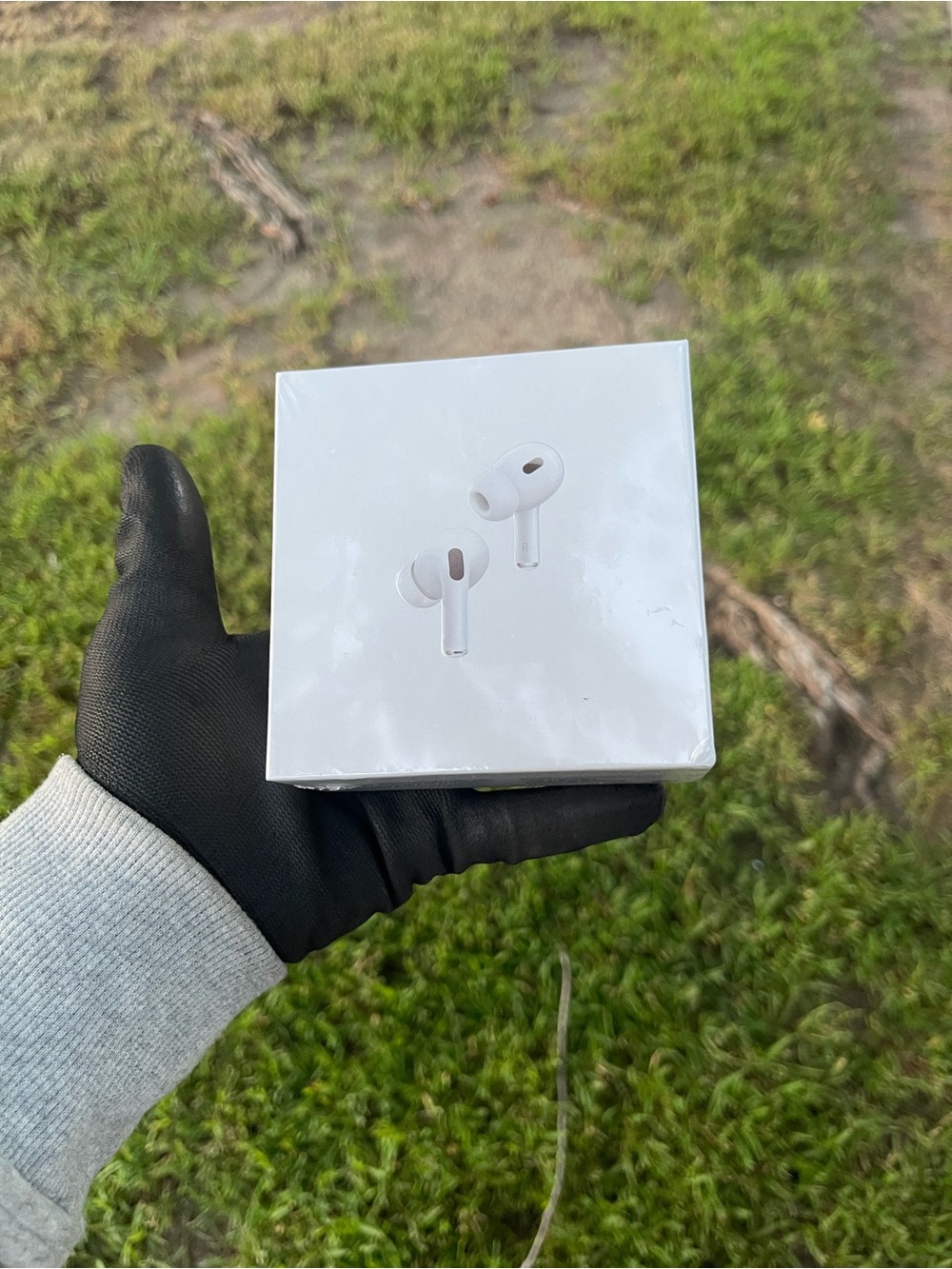 SEALED Apple AirPods Pro 2nd generation (White) with Wireless Charging Case